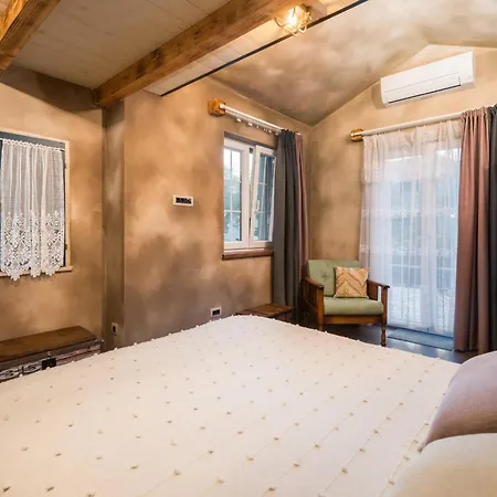 Rustic Cozy House Pupy Feriehus *